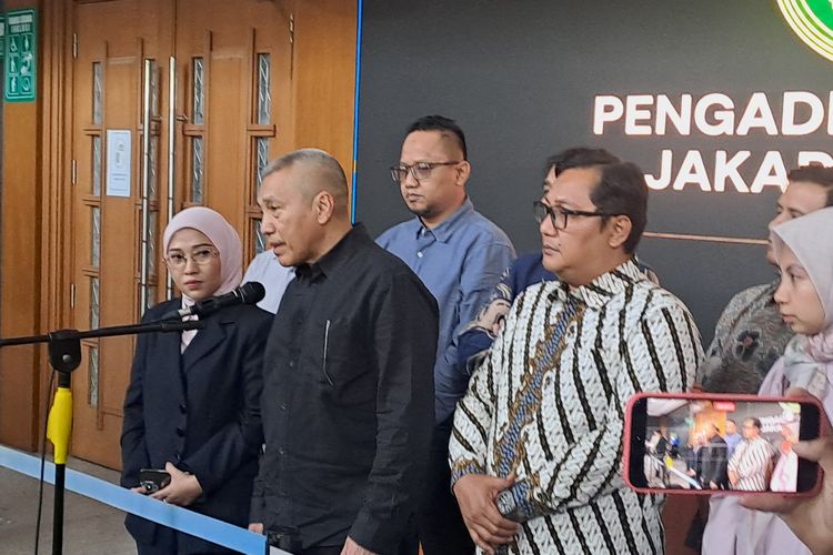 Tim Kuasa Hukum Yaqut Curiga Kasus Kliennya untuk Tutupi Praktik Jual Beli Kuota Haji