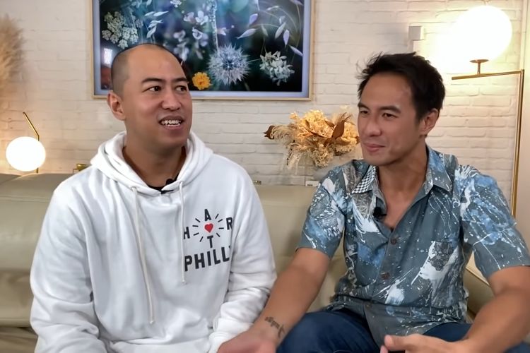 Pandji Pragiwaksono dan Daniel Mananta