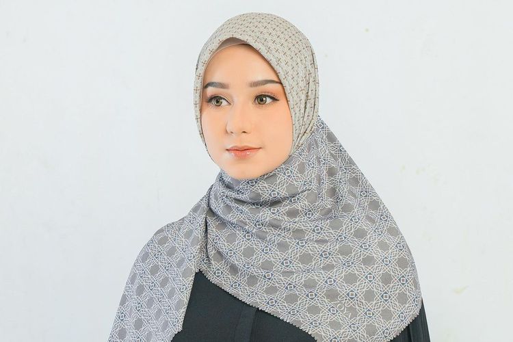 Hijab lokal merek Zoya