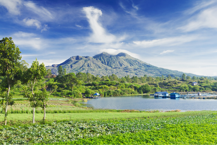 Pemandangan Gunung Batur di Bali.