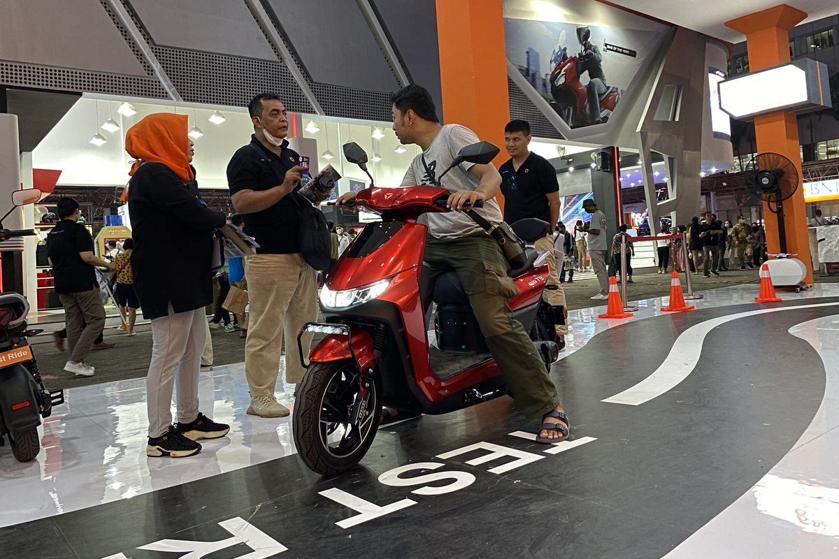 Ada subsidi motor listrik dari Yadea selama Jakarta Fair 2023