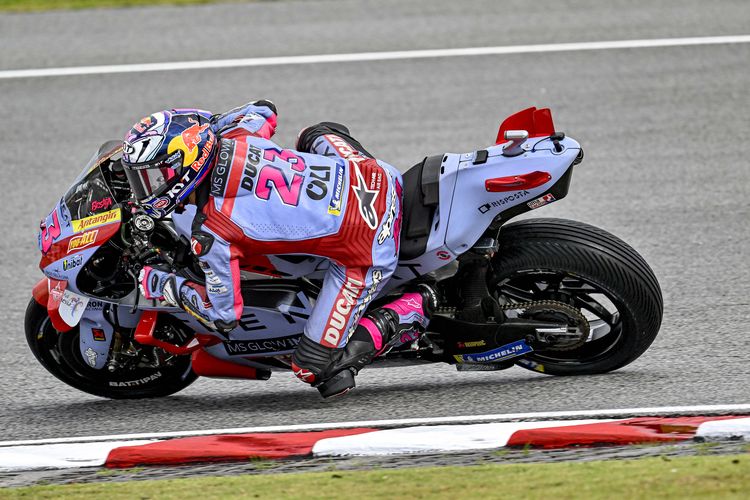 Enea Bastianini saat berlaga pada MotoGP Malaysia 2022
