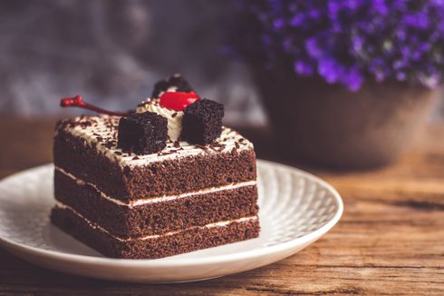 Resep Black Forest Kukus, Kue Ulang Tahun Lembut Topping Cokelat