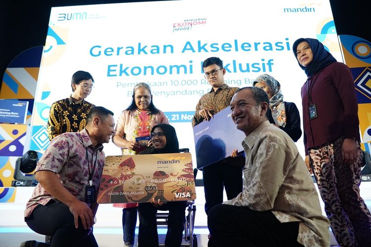 Bank Mandiri melalui Gerakan Akselerasi Ekonomi Inklusif membuka 10.000 rekening tabungan baru bagi penyandang disabilitas.