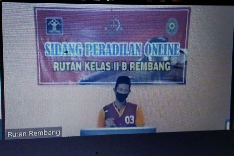 Terdakwa kasus pembunuhan satu keluarga seniman di Rembang, Sumani divonis hukuman mati oleh majelis hakim, Rabu (6/10/2021)