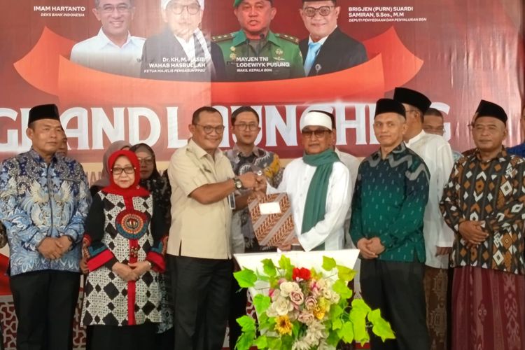 Pencanangan pendirian 1.000 dapur SPPG program Makan Bergizi Gratis (MBG) oleh Himpunan Ekonomi dan Bisnis Pesantren (Hebitren), di Pesantren Bahrul Ulum Tambakberas, Kabupaten Jombang, Jawa Timur, Kamis (18/9/2025).