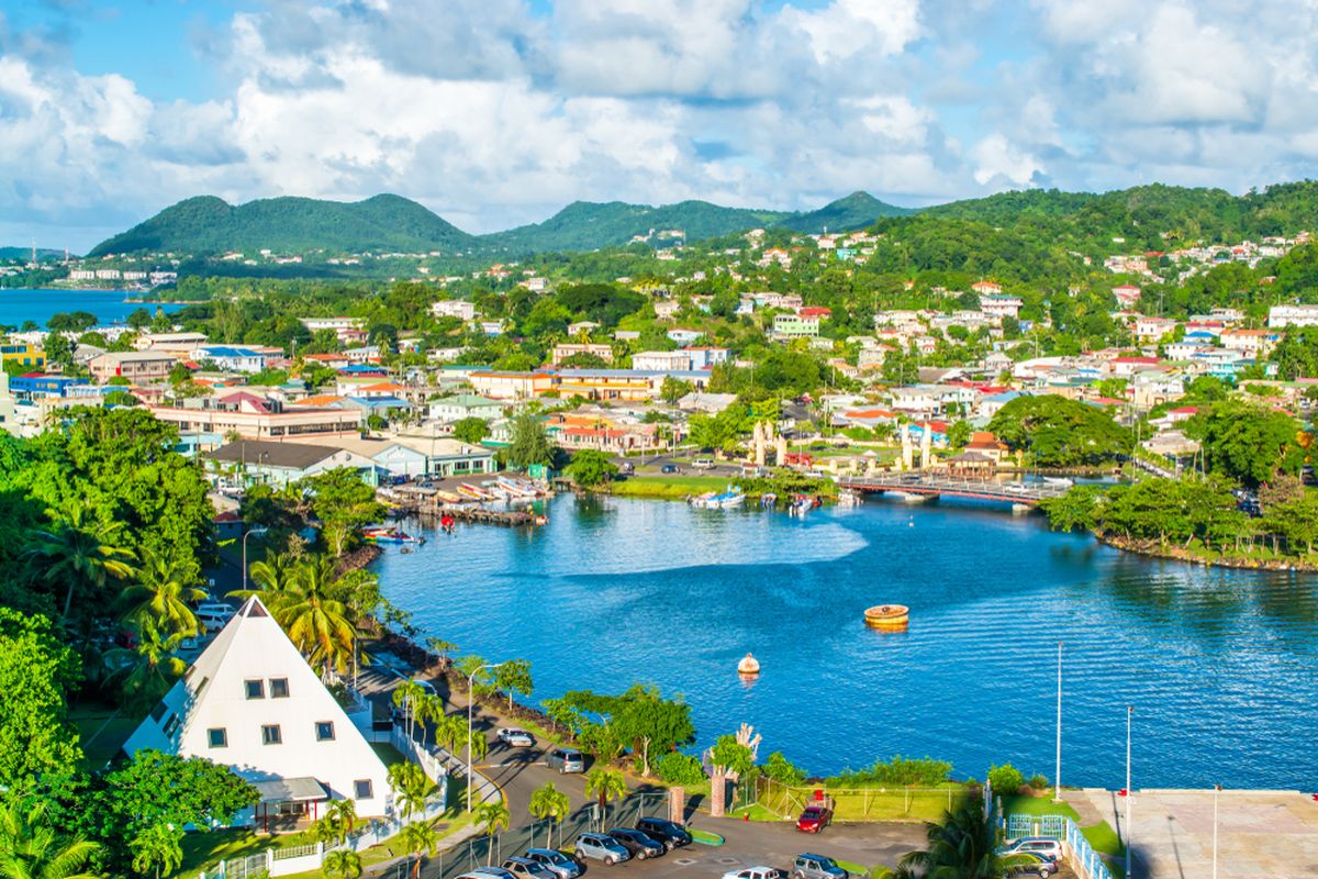 Ilustrasi Santa Lucia, pulau di timur Kepulauan Karibia