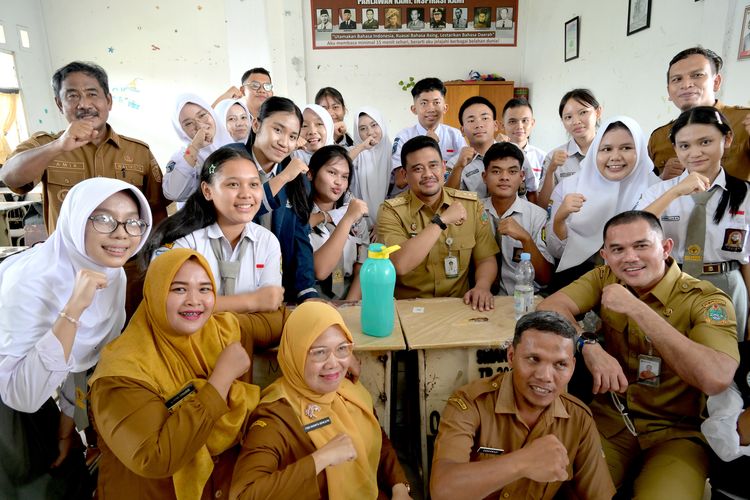Harga Telur Naik setelah MBG Jalan Lagi, Bobby: SPPG Jangan Berebut dengan Konsumen di Pasar