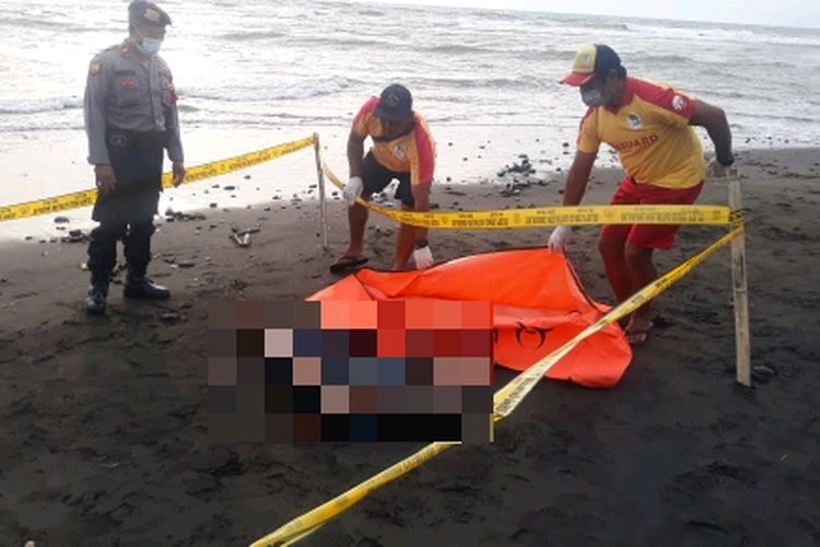 Mayat ditemukan di Pantai Pantai Mengening, Desa Cemagi, Kecamatan Mengwi, Kabupaten Badung, Bali, Selasa (1/3/2022).