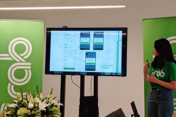 Senior Software Engineer GrabMerchant Audry Nyonata menjelaskan tentang fitur Self-Onboarding (Pendaftaran Mandiri) pada aplikasi GrabMerchant di Jakarta, Rabu (10/8/2022).
