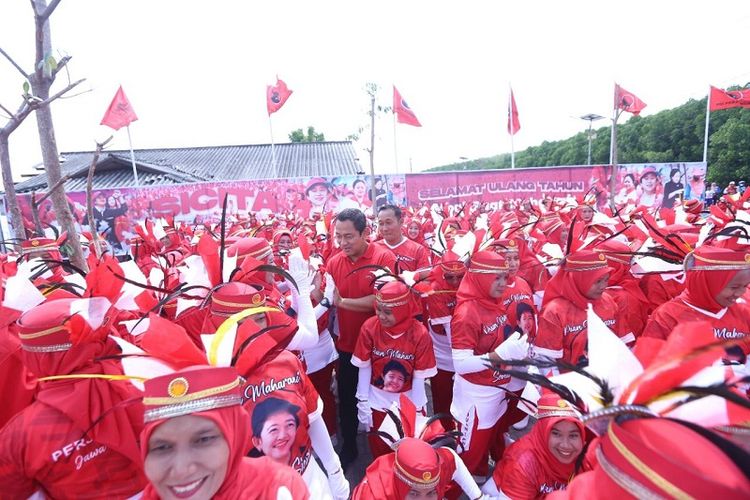 DPC PDI Perjuangan gelar kegiatan lomba Senam Indonesia Cinta Tanah Air (Sicita) Piala Puan Maharani di 38 titik lokasi di wilayah Provinsi Jawa Tengah (Jateng), pada Minggu (4/9/2022). 