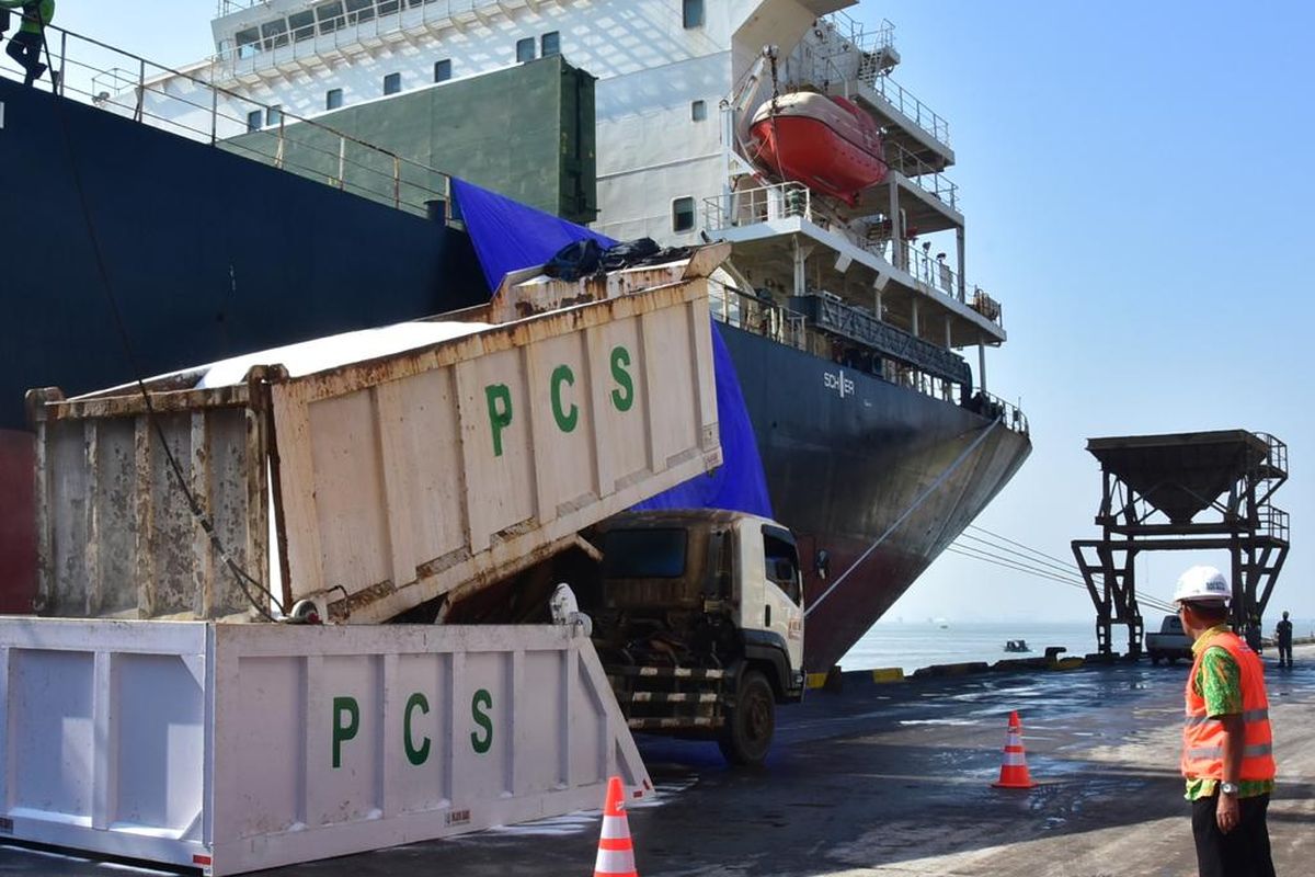 PT Petrokimia Gresik mengekspor 45.000 ton pupuk urea ke India. Pengiriman dilakukan pada minggu kedua Agustus 2019.