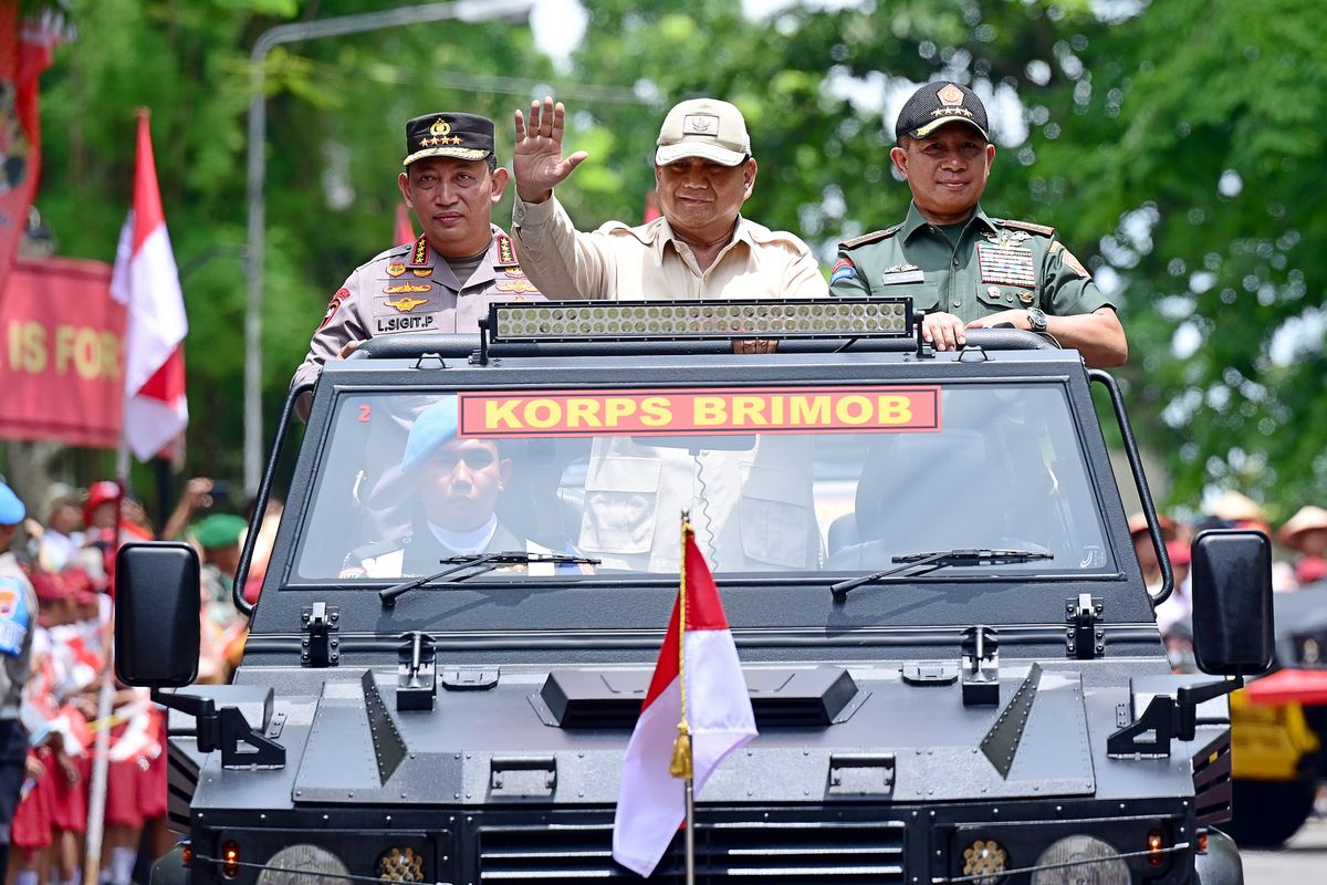 Prabowo Hadiri Apel Polri di Akpol, Didampingi Budi Gunawan dan AHY, Dijemput Maung