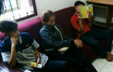 Gara-gara Ciuman, 5 Perempuan di Medan Diusir Warga