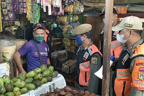 Satpol PP Gelar Razia Masker di Pasar Rawasari, 37 Pelanggar Diberi Sanksi Sosial