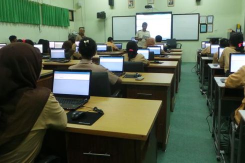 Dinas Pendidikan DKI Wacanakan Ujian Nasional Menggunakan Laptop