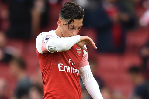 Mesut Ozil Disisihkan dari Arsenal Akibat Malas Latihan