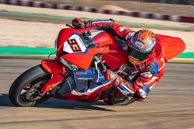 Marc Marquez latihan menggunakan Honda CBR600RR