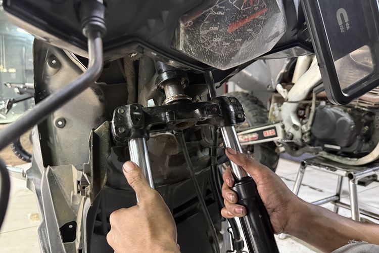 Ilustrasi servis komstir