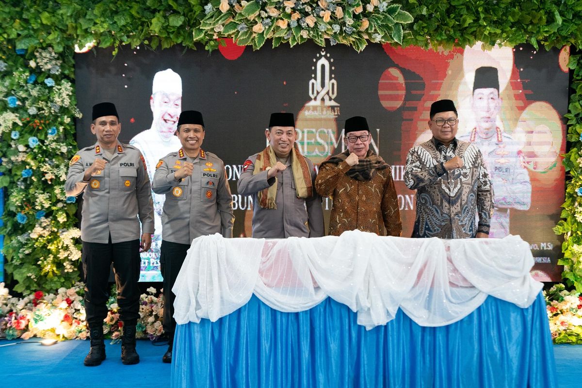 Program TJSL Bank Mandiri di Ponpes Al Inaaroh Al Hikam, Desa Buntet, Kabupaten Cirebon, Jawa Barat, Selasa (22/4/2025).