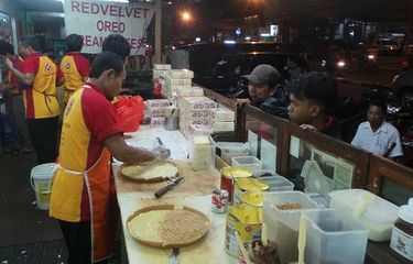 14 Tempat Makan Kaki Lima yang Enak di Jakarta