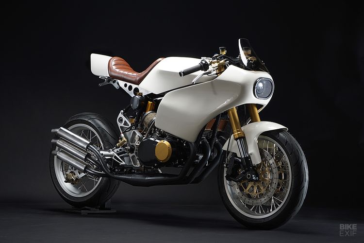 Suzuki GT380 bergaya cafe racer garapan The Motoworks