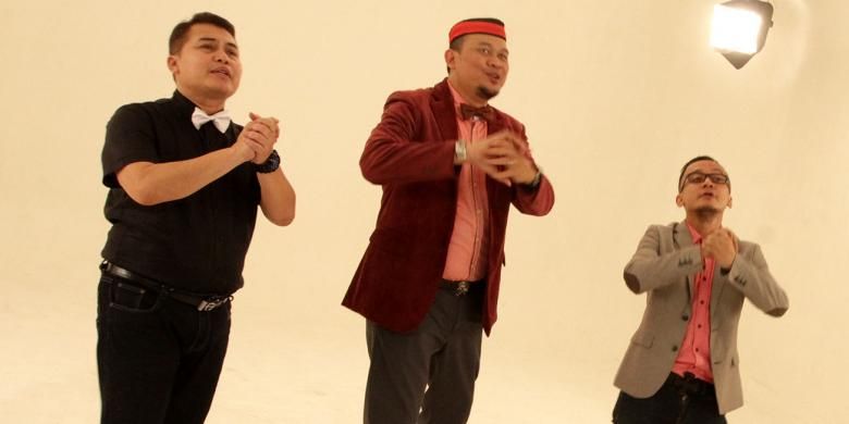 Trio komedi Cak Lontong (tengah), Denny P-Project (kiri), dan McDanny (kanan)