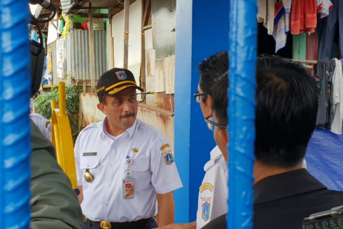 Wali Kota Jakarta Timur M Anwar saat lakukan pengecekan rumah pompa di Kampung Pulo, Jatinegara, Jakarta Timur, Rabu (23/1/2019)