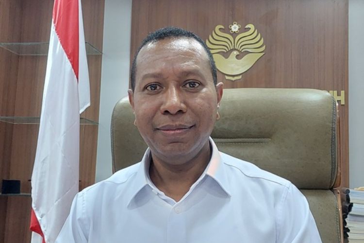 foto Doktor Apolo Safanpo, Sumber Noel, Cepos