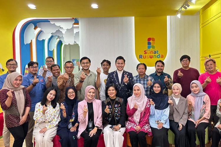 RUSUNDA didirikan oleh dr. Daphine Satria, CEO sekaligus Dokter Penanggung Jawab, 