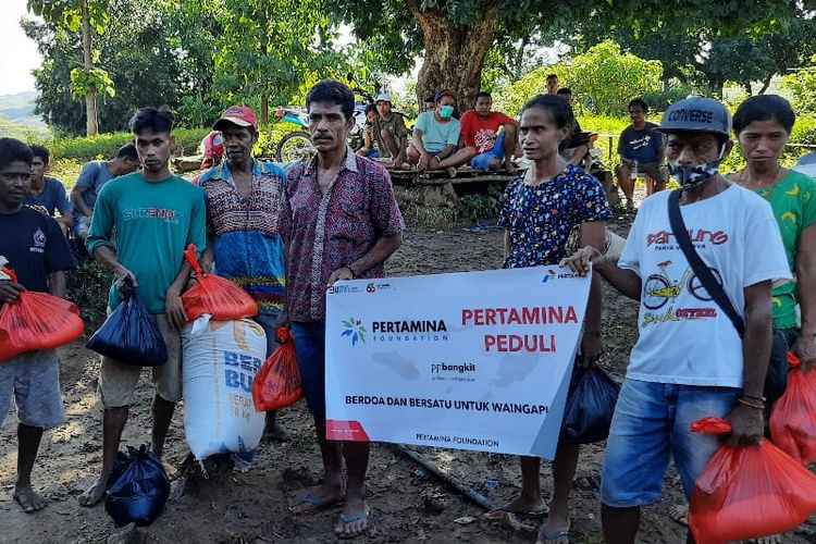 Relawan mitra Universitas Pertamina dan Pertamina Foundation di Sumba Timur