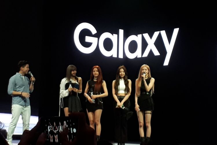 Penampilan girlband Korea Selatan, Blackpink di acara peluncuran Samsung Galaxy A80 di Bangkok, Thailand, Selasa (9/4/2019).