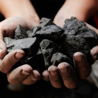 Aktivitas industri yang menggunakan batu bara sebagai sumber energi termasuk ke dalam teknologi tida