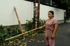 Warga Sempat Menolong Korban Tersetrum dengan Kayu dan Bambu