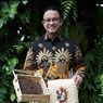 Makna di Balik Tanah yang Dicangkul Ibu-ibu Kampung Akuarium untuk Dibawa Anies ke IKN