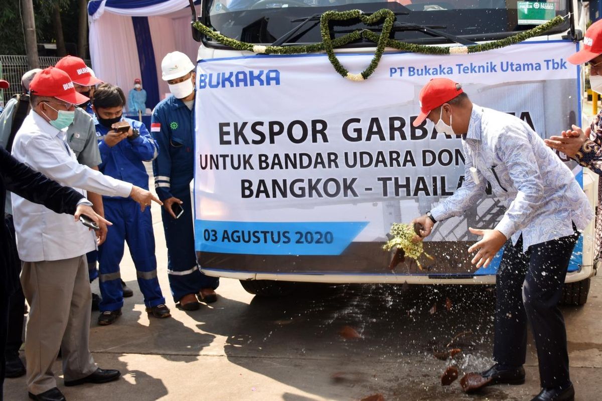 Menteri Perindustrian Agus Gumiwang Kartasasmita lepas ekspor garbarata PT Bukaka Teknik Utama ke Thailand, Bogor, Senin (3/8/2020).