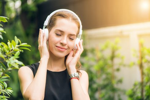 Musik Bisa Jadi Alat Pereda Stres yang Efektif, Ini 6 Alasannya