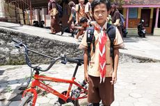 Sepeda untuk Rehan, Ketika Guru Turut Berbela Rasa bersama Siswa