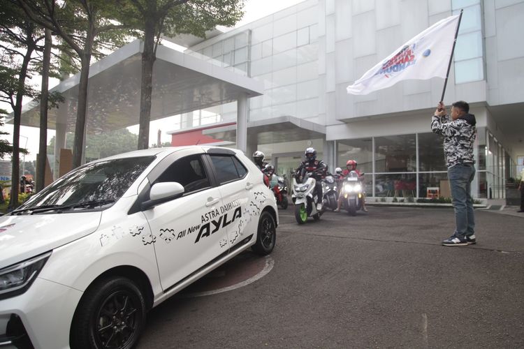 Daihatsu berkolaborasi dengan komunitas mobil dan motor