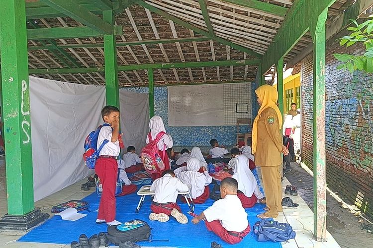 Murid Mengungsi di Balai Desa, Bantuan Perbaikan SDN 1 Plosorejo Blora Akhirnya Cair