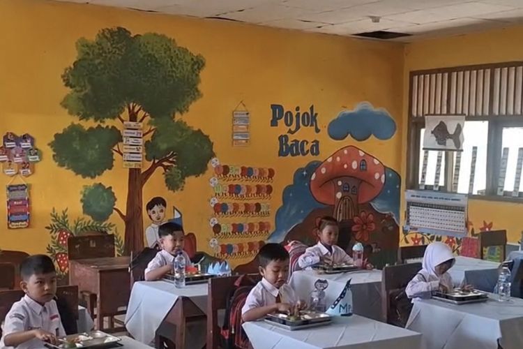 Potret SDN 20 Kepahiang Bengkulu: Bangunan Rusak, Guru Patungan dan Gotong Royong demi Murid Nyaman Belajar
