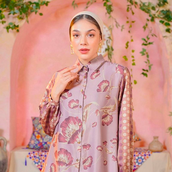 Haifa Blouse dari Heaven Lights, model baju Lebaran untuk non hijab