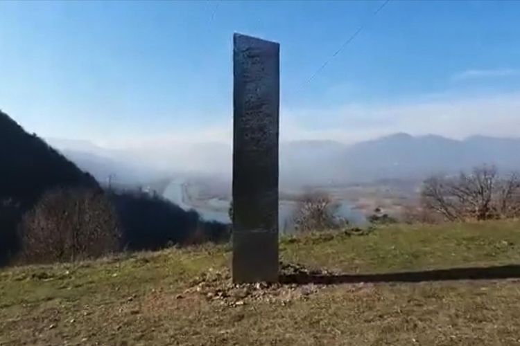 Inilah monilit, logam misterius yang ditemukan di Piatra Neamt, Romania. Keberadaan logam misterius ini mirip dengan yang ditemukan di Utah, Amerika Serikat.