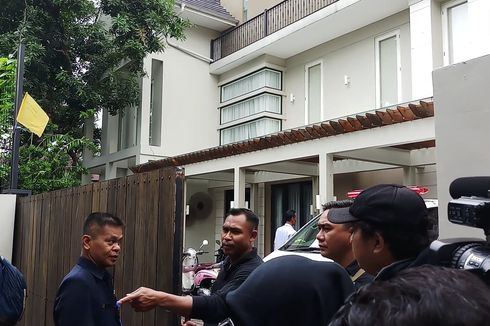 Ashraf Sinclair Meninggal, Sejumlah Artis dan Kerabat Mulai Berdatangan ke Rumah Duka