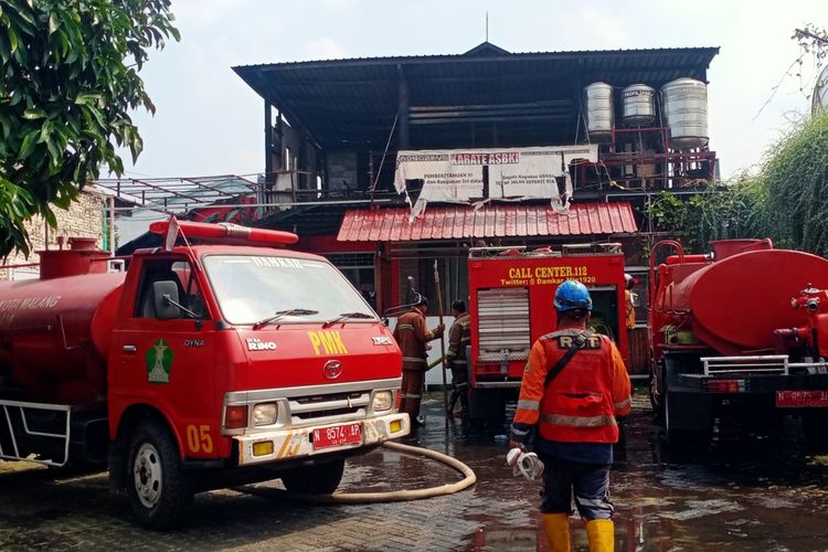 Kebakaran hebat melanda bangunan tempat gym dan spa di Jalan Terusan Batubara, Blimbing, Kota Malang, Jawa Timur pada Sabtu (29/6/2024).