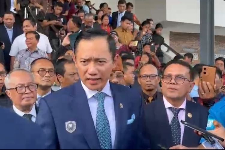 AHY Beberkan Alasan Kereta Harus Jadi Andalan Angkutan Logistik RI