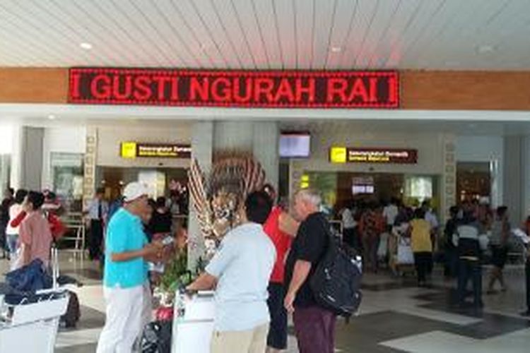 Suasana terminal domestik Bandara Ngurah Rai setelah kembali dibuka jalur penerbangan (6/11/2015)
