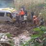 Terseret Longsor, Minibus di Wonosobo Terjun ke Jurang
