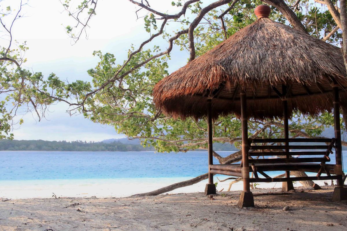 Gazebo di setiap unit Batik Villa, Nikki Peucang, Taman Nasional Ujung Kulon, Banten.