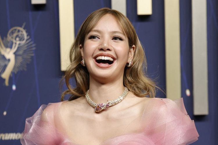 Lisa Blackpink menghadiri Primetime Emmy Awards 2025 di Peacock Theatre di Los Angeles, California, Amerika Serikat, pada Minggu (14/9/2025).